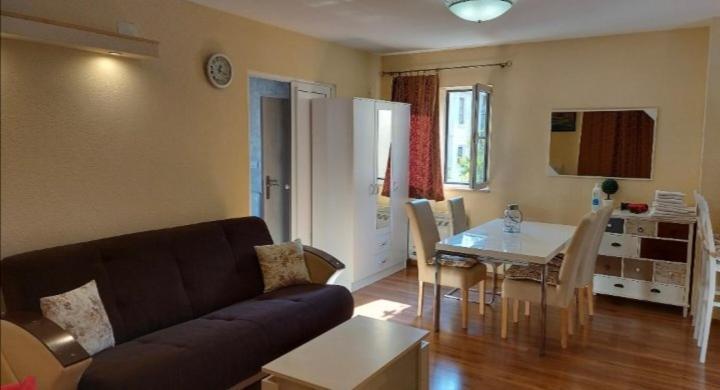 Lilian Apartments Budva Bagian luar foto